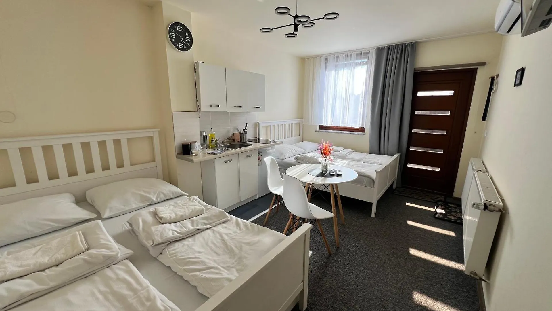 Homestay Noclegi Airportpark Guest House Pyrzowice